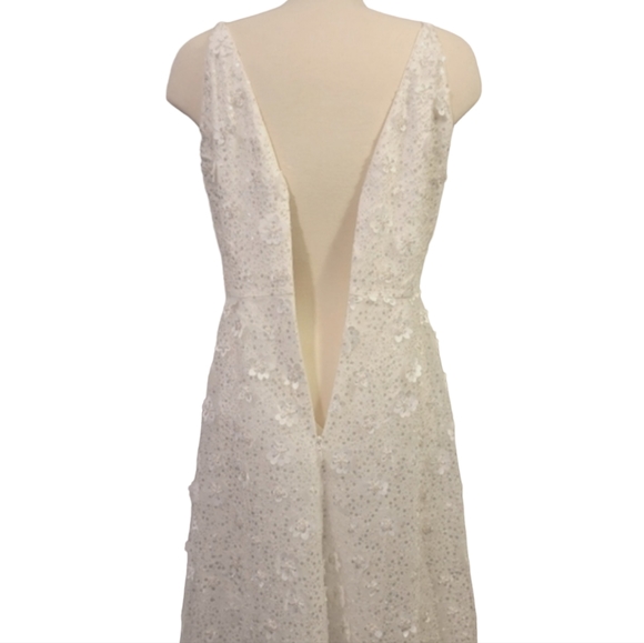 Dress The Population | Elisa Sleeveless Plunge Neckline Fit and Flare Bridal - Picture 7 of 15